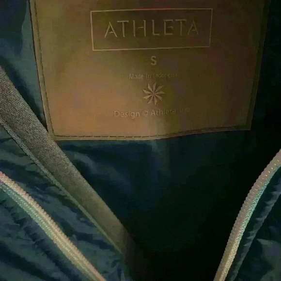 Athleta Quilted Large Graphic Logo Printed Back Teal Zip Up Athleisure Jacket S - Picture 13 of 14